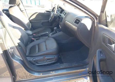 2017 Volkswagen Jetta 1.4T Se из США, поврежденный, VIN 3VWDB7AJ4HM352659